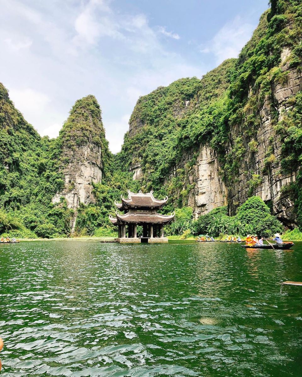 Ninh Binh Private Boat Tour - Hidden caves & rural Vietnam